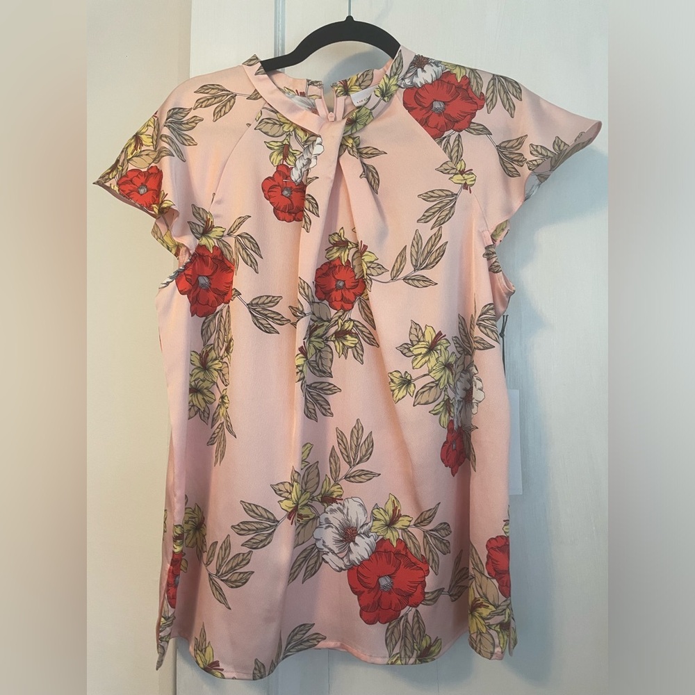 NWT LIZ CLAIBORNE BLOUSE IN ENGLISH ROSE FLORAL PATTERN SIZE M UNIQUE NECKLINE